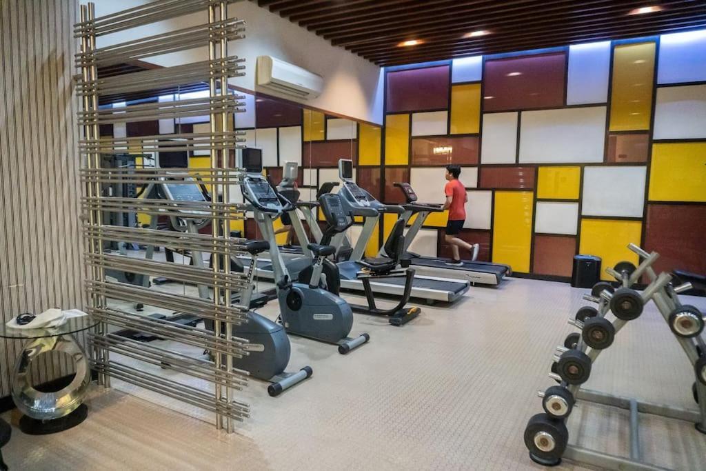 A2j Luxury 1br Near Venice Mall Bgc Taguig *