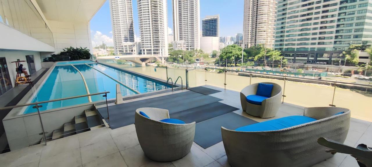 Aveline Executive View Acqua Private Residences Near Rockwell Makati