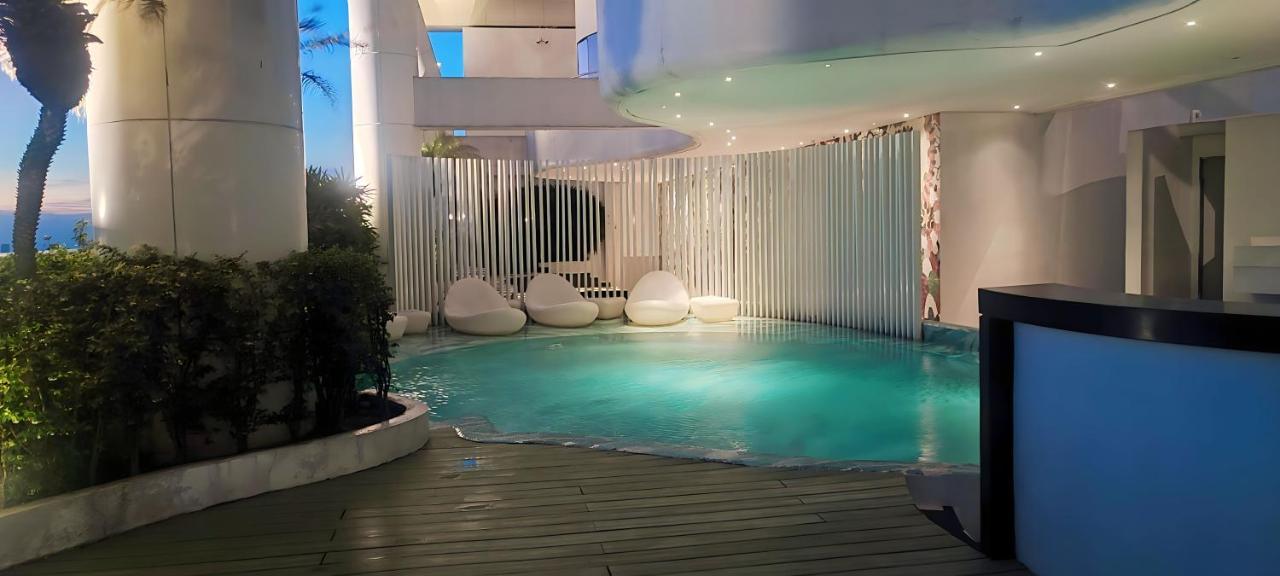 Aveline Executive View Acqua Private Residences Near Rockwell Makati