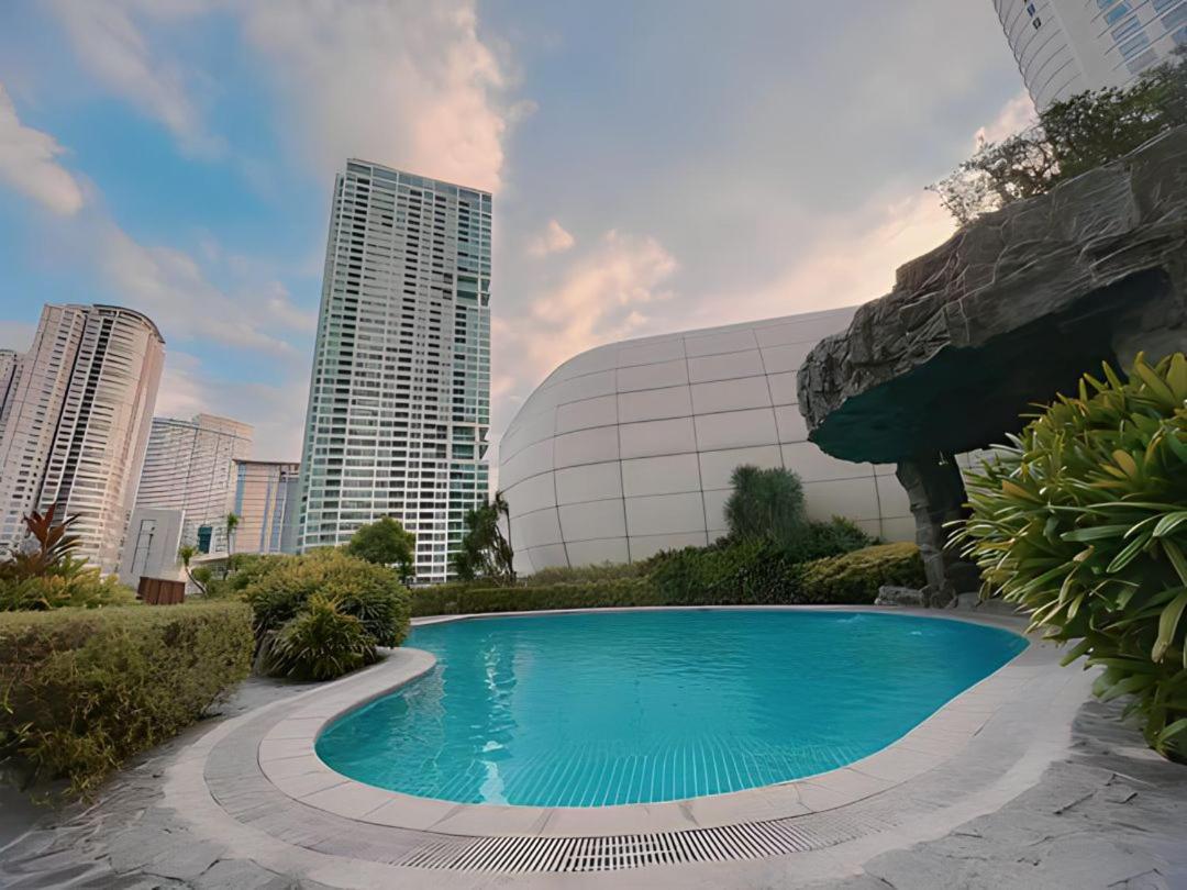 Aveline Executive View Acqua Private Residences Near Rockwell Makati