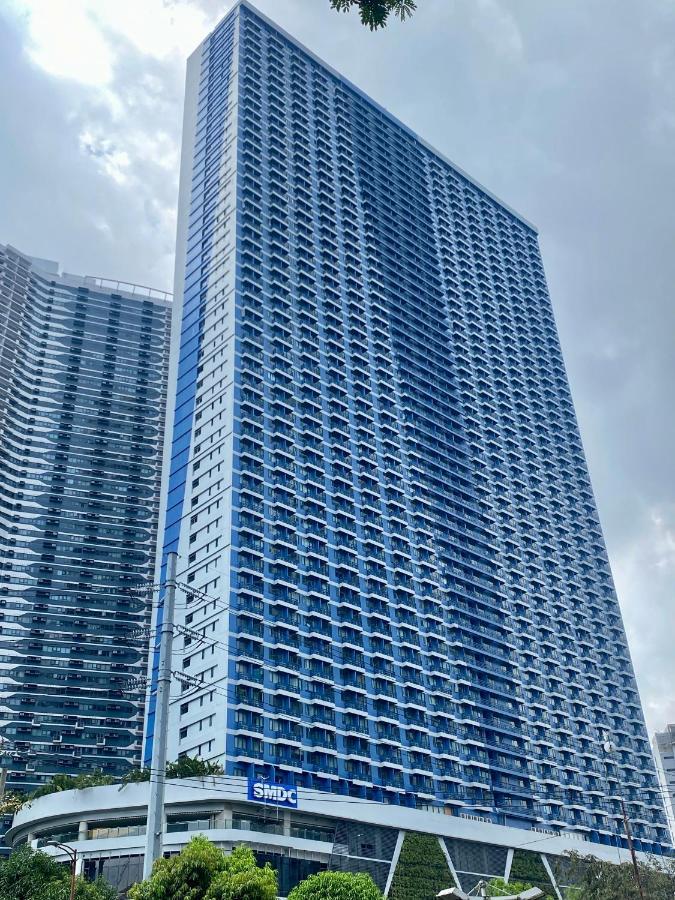 Luxe Dashaus At Air Makati With Balcony - Skyline View Apartment