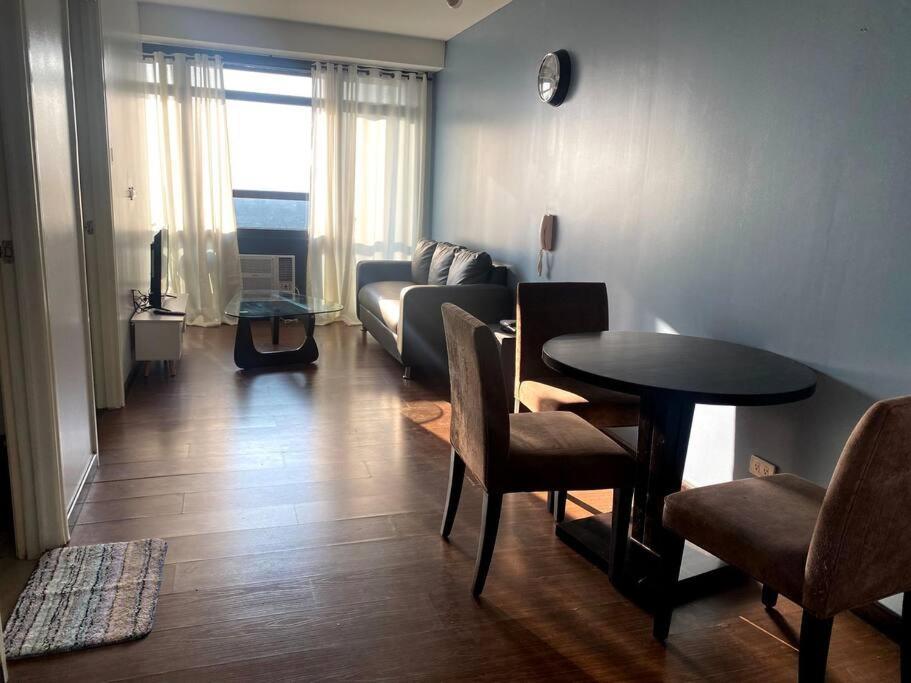 Apartment Gramercy Residences Sunset View 1 Bedroom Flat *