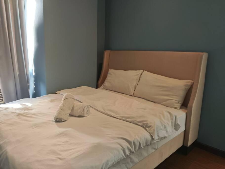 Gramercy Residences Sunset View 1 Bedroom Flat Apartment *