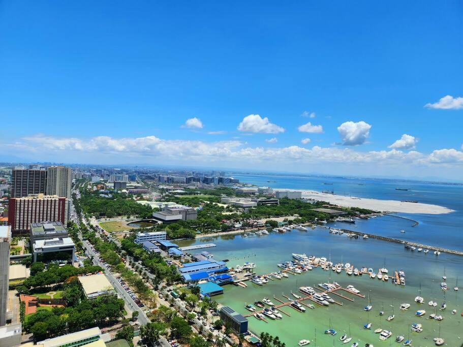 Apartment Stunning 1 Bedroom Bay View Flat With Spacious Balcony *