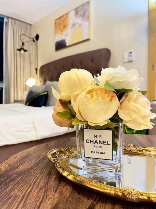 Angeliz Suites: Uptown Bgc Apartment Manila