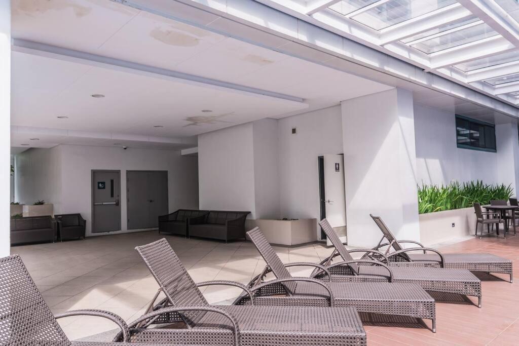 Angeliz Suites: Uptown Bgc Apartment