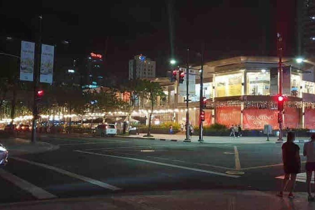 Angeliz Suites: Uptown Bgc Apartment Manila