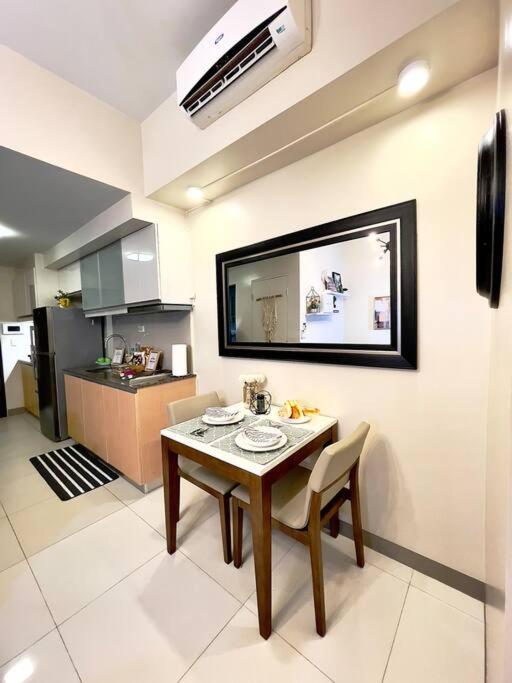 Angeliz Suites: Uptown Bgc Apartment *