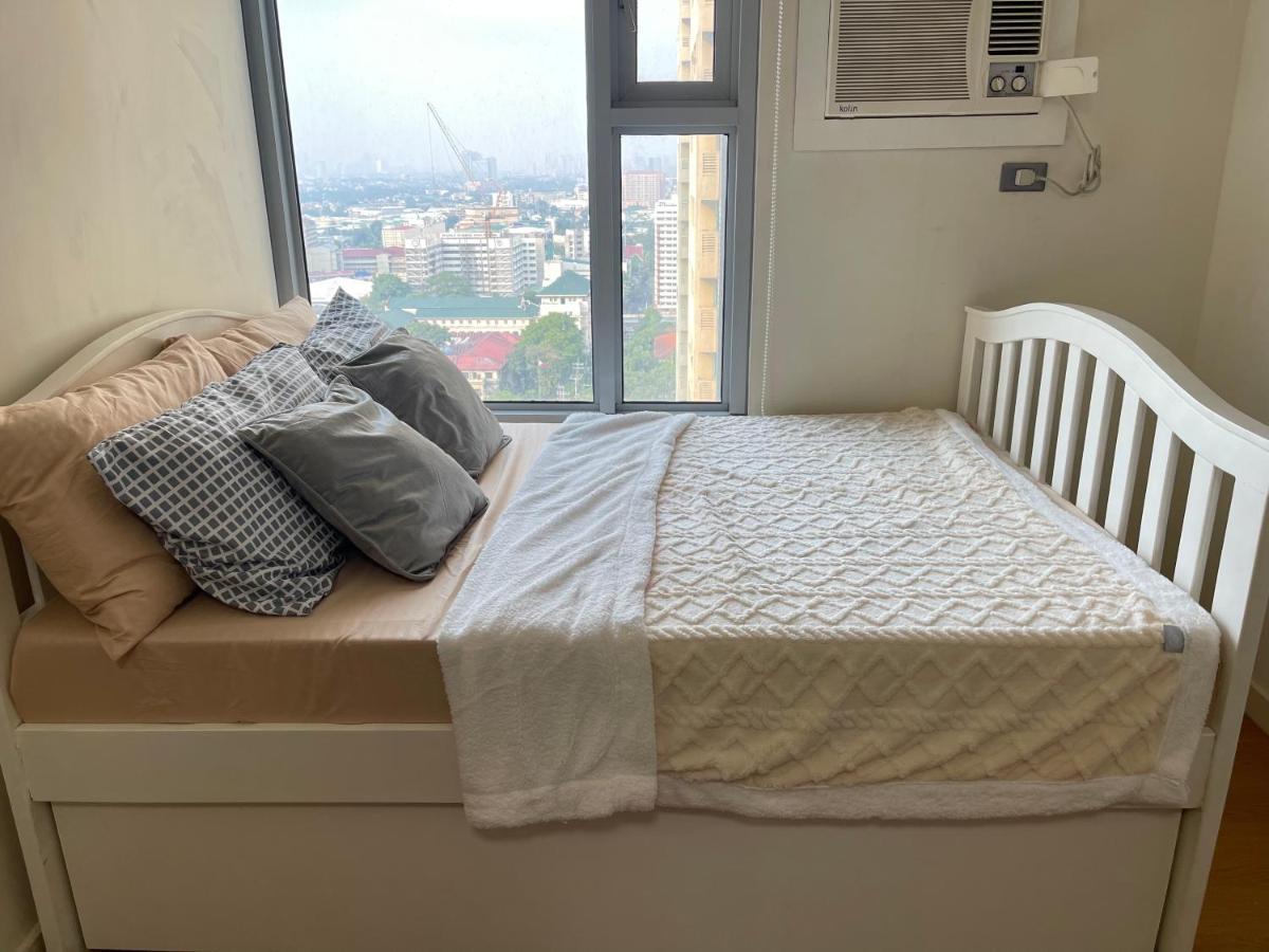 Near Up-pgh, St. Lukes Medical Center And U.s Embassy In Ermita Apartment *