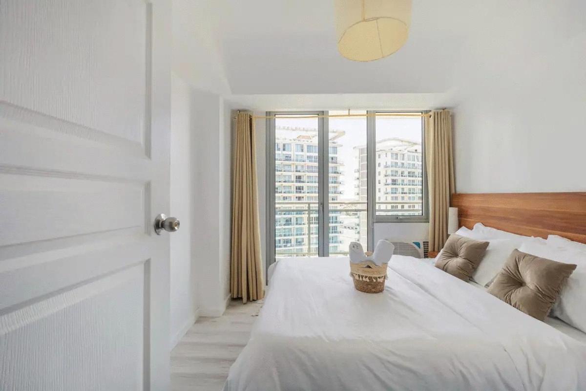 Adam's Crib 2br By Azure Residences Near Airport Apartment Manila