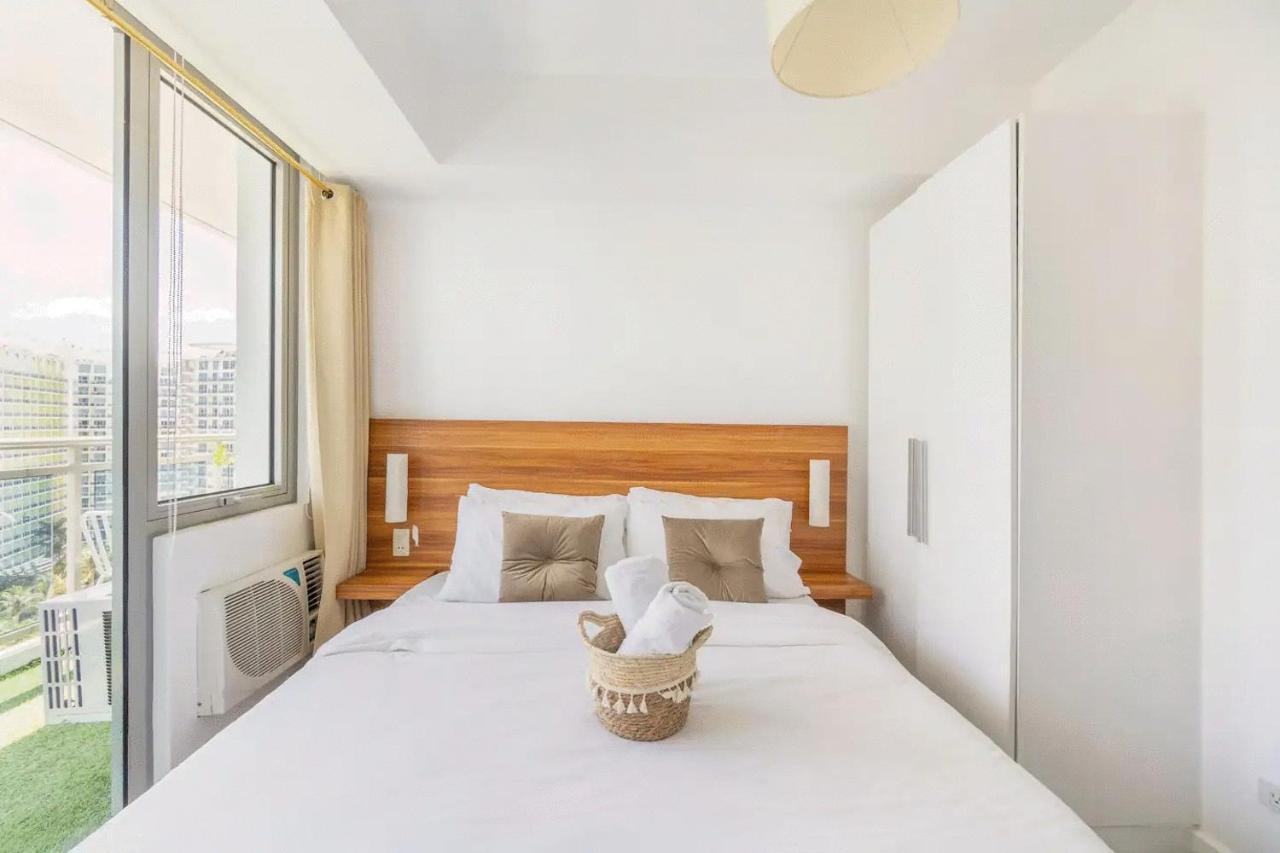 Apartment Adam's Crib 2br By Azure Residences Near Airport