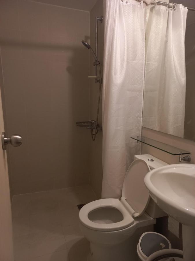 Hotel Azure Urban Staycation Bah 337 Unli Wifi 24 Hrs Check In No Security Deposit Hygeinic View Manila