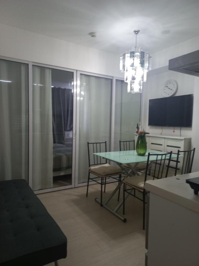 Hotel Azure Urban Staycation Bah 337 Unli Wifi 24 Hrs Check In No Security Deposit Hygeinic View Manila