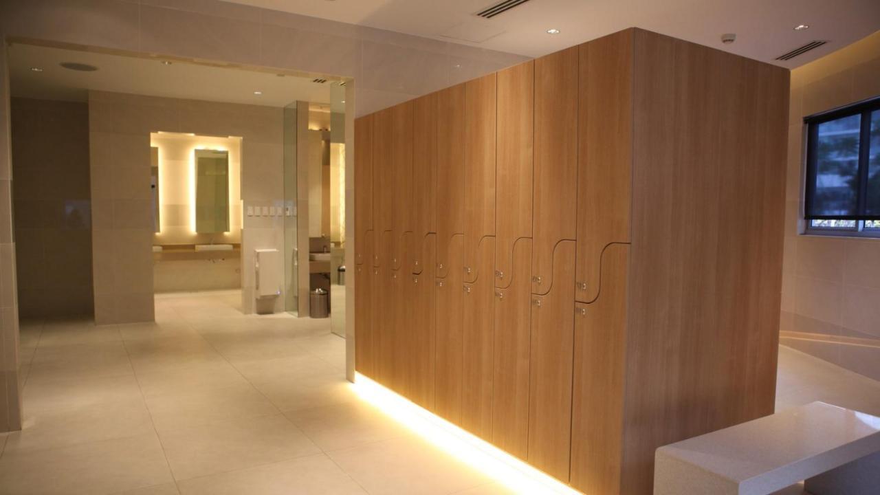 Apartment Beach Front Living In The Heart Of The City, Azure Residences