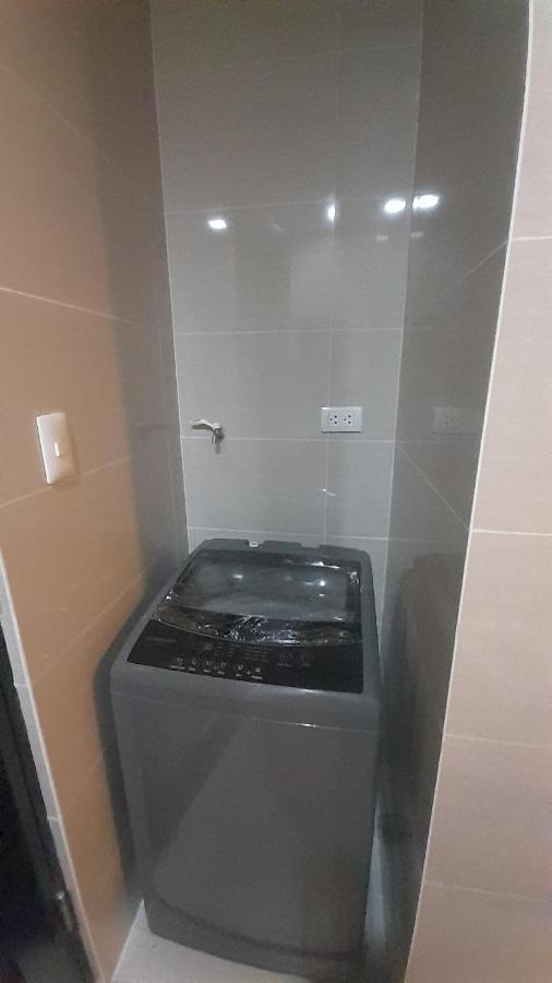 Apartment 81 Newport Boulevard -across Naia Terminal 3