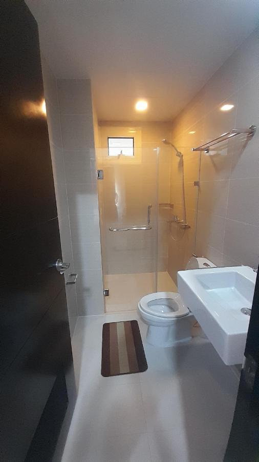 Apartment 81 Newport Boulevard -across Naia Terminal 3 Manila