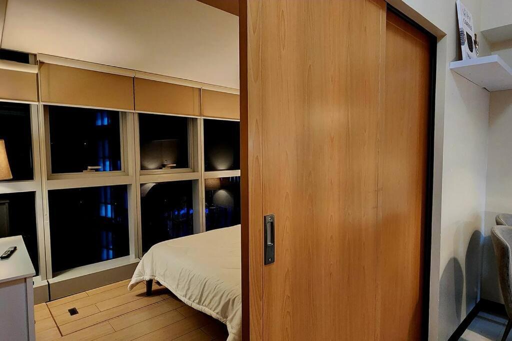 Casa Antonio At Uptown Parksuites Tower One Bgc * Manila