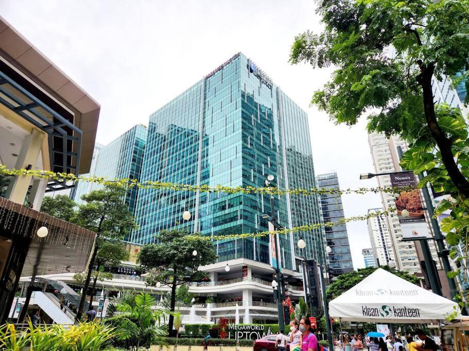 Casa Antonio At Uptown Parksuites Tower One Bgc * Manila