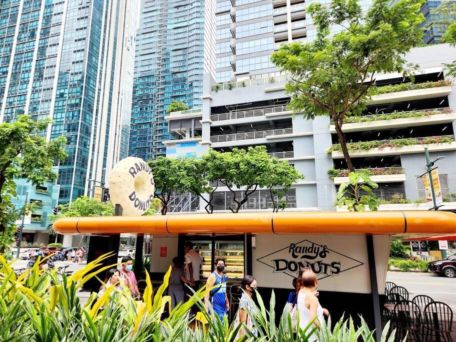 Apartment Casa Antonio At Uptown Parksuites Tower One Bgc Manila