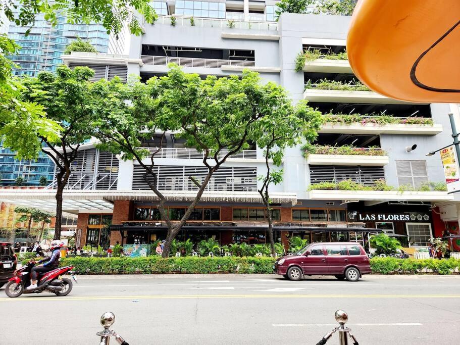 Casa Antonio At Uptown Parksuites Tower One Bgc Apartment *