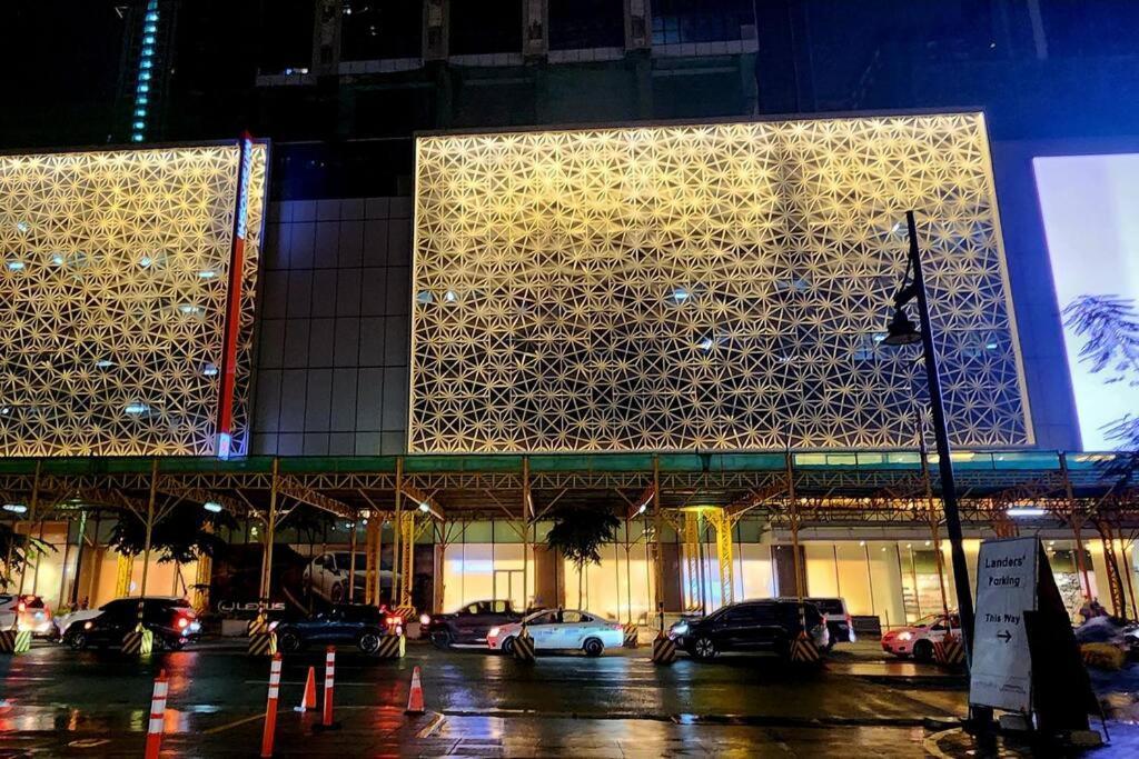 Casa Antonio At Uptown Parksuites Tower One Bgc Apartment *