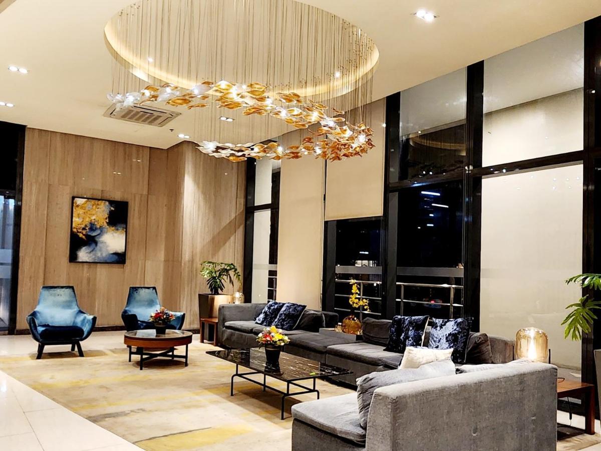 Apartment Casa Antonio At Uptown Parksuites Tower One Bgc *