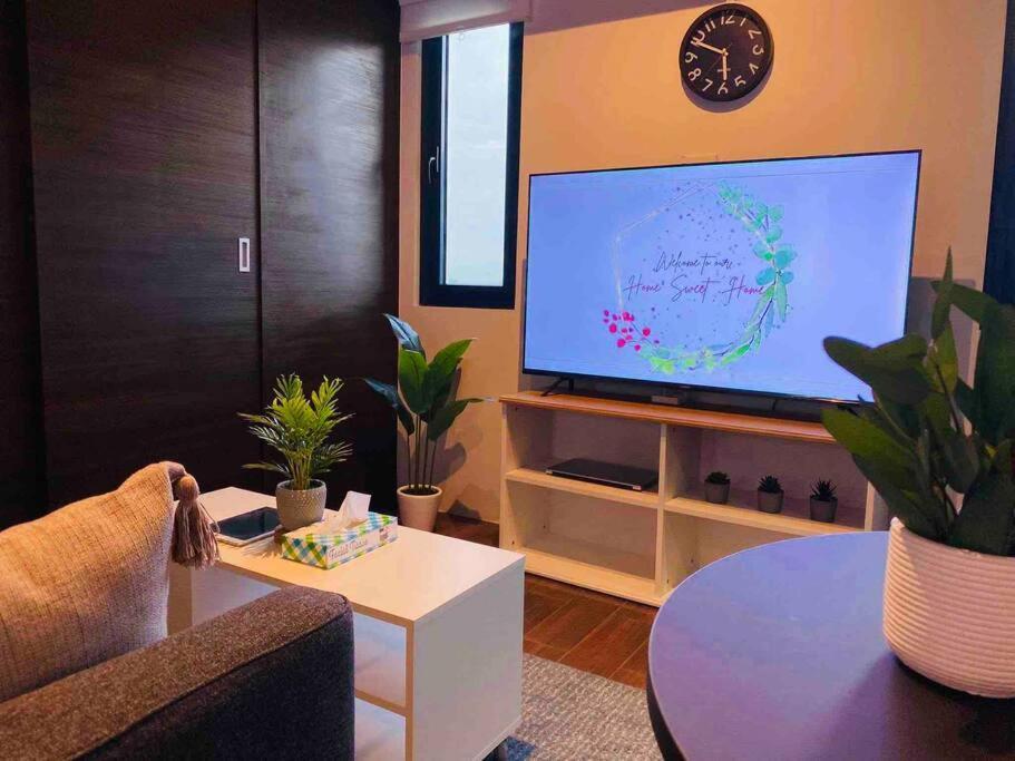 Air Residences Makati - Fully Furnished With Skyline Views! Apartment