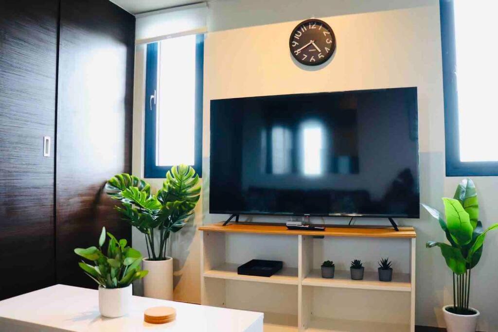 Air Residences Makati - Fully Furnished With Skyline Views! Apartment *