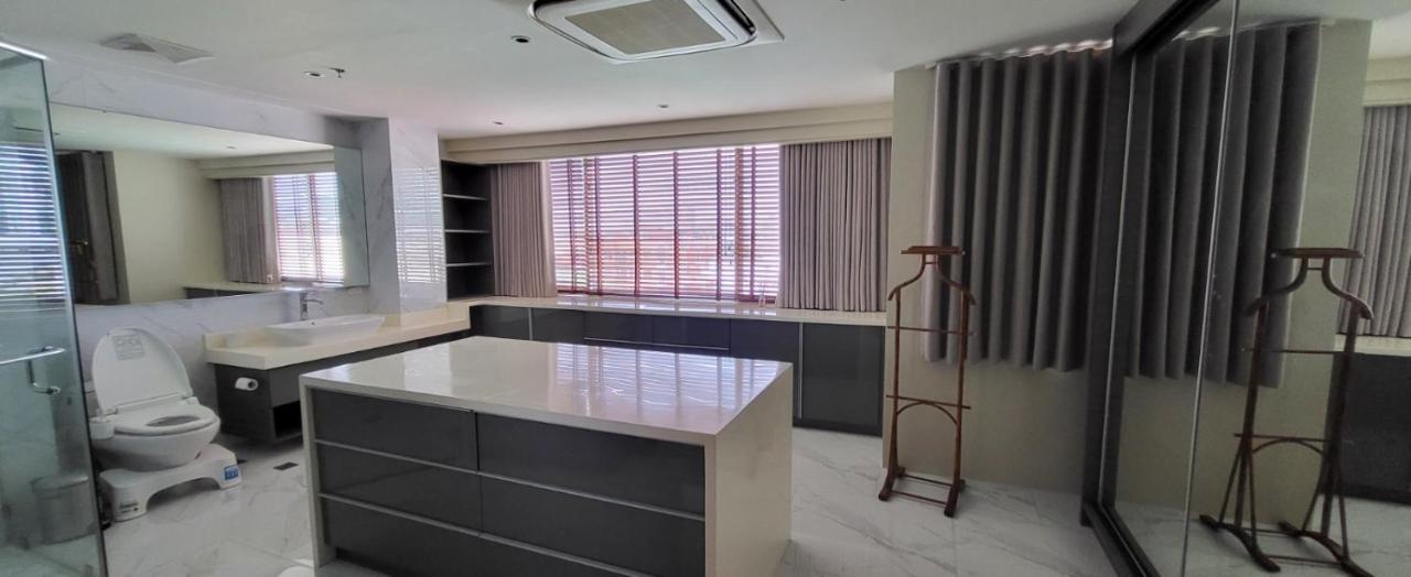 Poblacion Penthouse With Private Roofdeck Apartment *