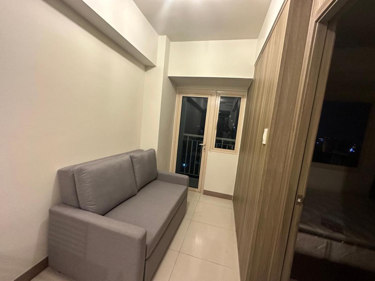 S Residences Moa - Alano's Place