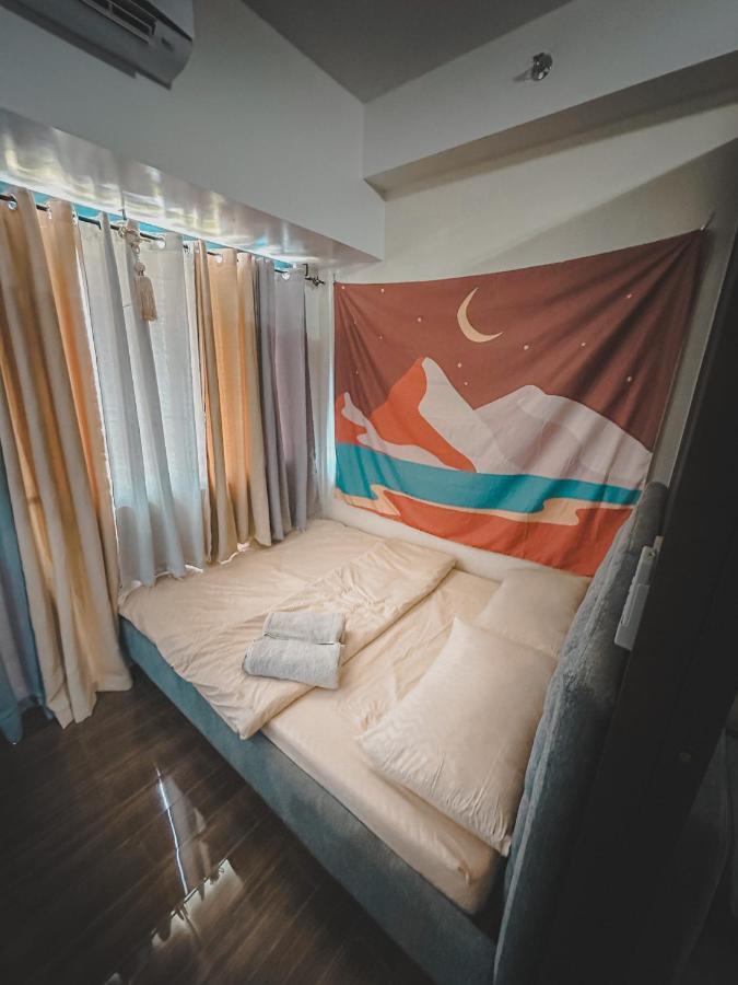 In Air Residences Makati Wifi Netflix Disney, Pool & Mall *