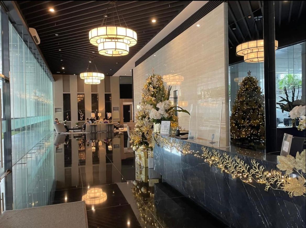 In Air Residences Makati Wifi Netflix Disney, Pool & Mall *