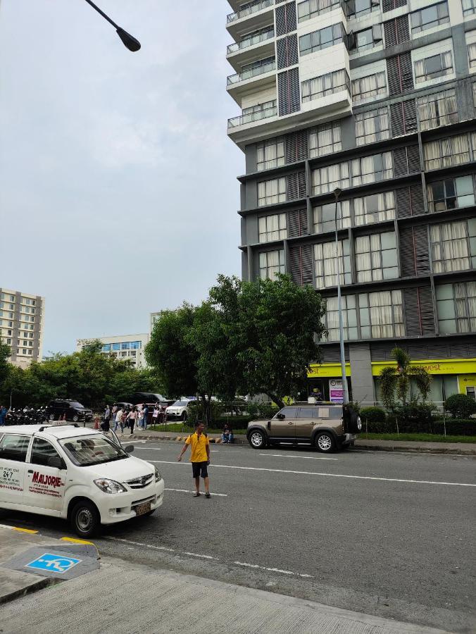Apartment Sea Residences 5mins Walk To Sm Moa, Arena, Smx, 55