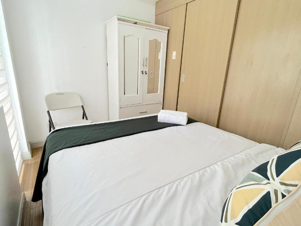 Apartment 1 Bedroom With Balcony Pool View And Wifi In Grace Residences Manila