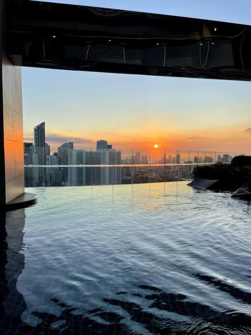 Apartment Cozy & Spacious 2br Penthouse In Makati Manila
