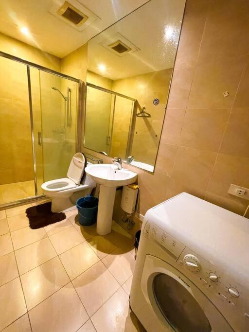 Apartment Cozy & Spacious 2br Penthouse In Makati Manila