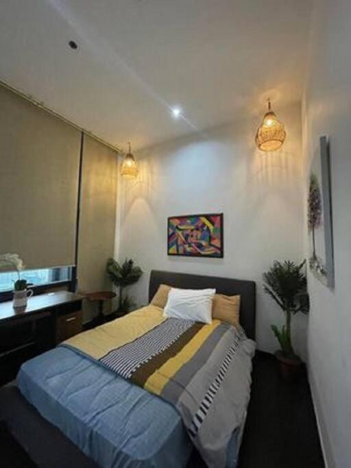 Cozy & Spacious 2br Penthouse In Makati Apartment *
