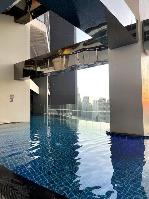 Apartment Cozy & Spacious 2br Penthouse In Makati
