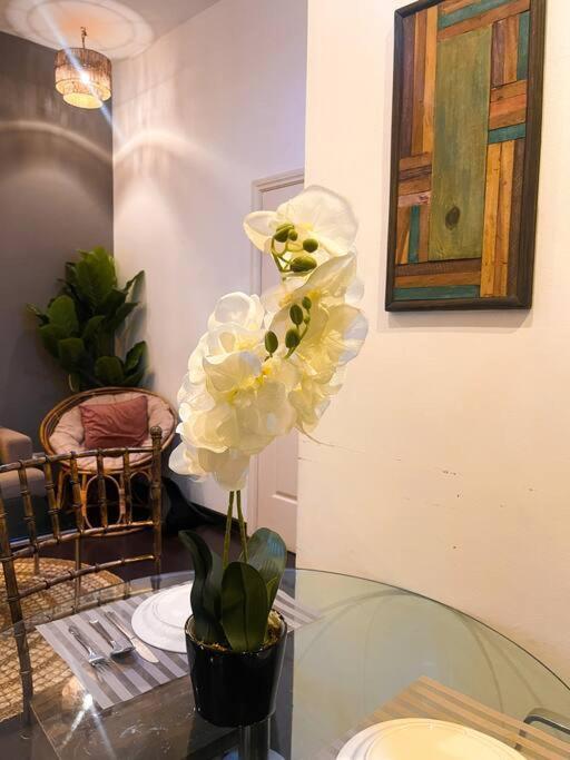 Cozy & Spacious 2br Penthouse In Makati Apartment
