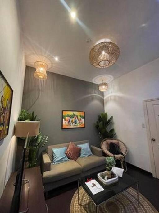 Cozy & Spacious 2br Penthouse In Makati Apartment Manila