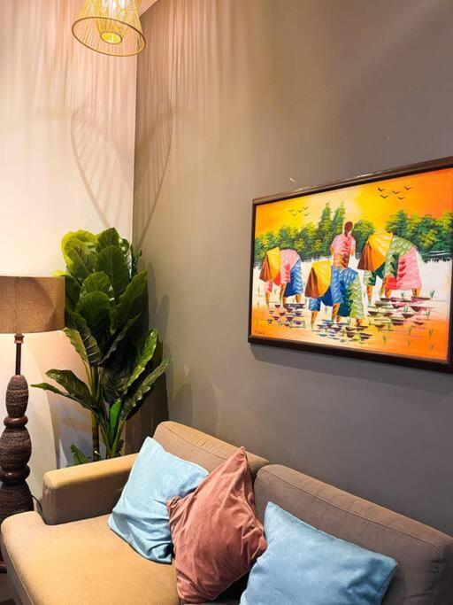 Cozy & Spacious 2br Penthouse In Makati *