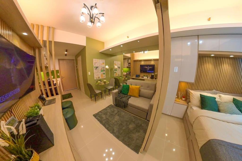 Luxe & Cozy 1br Apt With Netflix/pool/mall/cinema Manila
