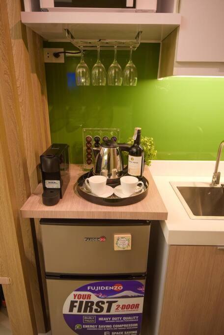 Apartment Luxe & Cozy 1br Apt With Netflix/pool/mall/cinema Manila