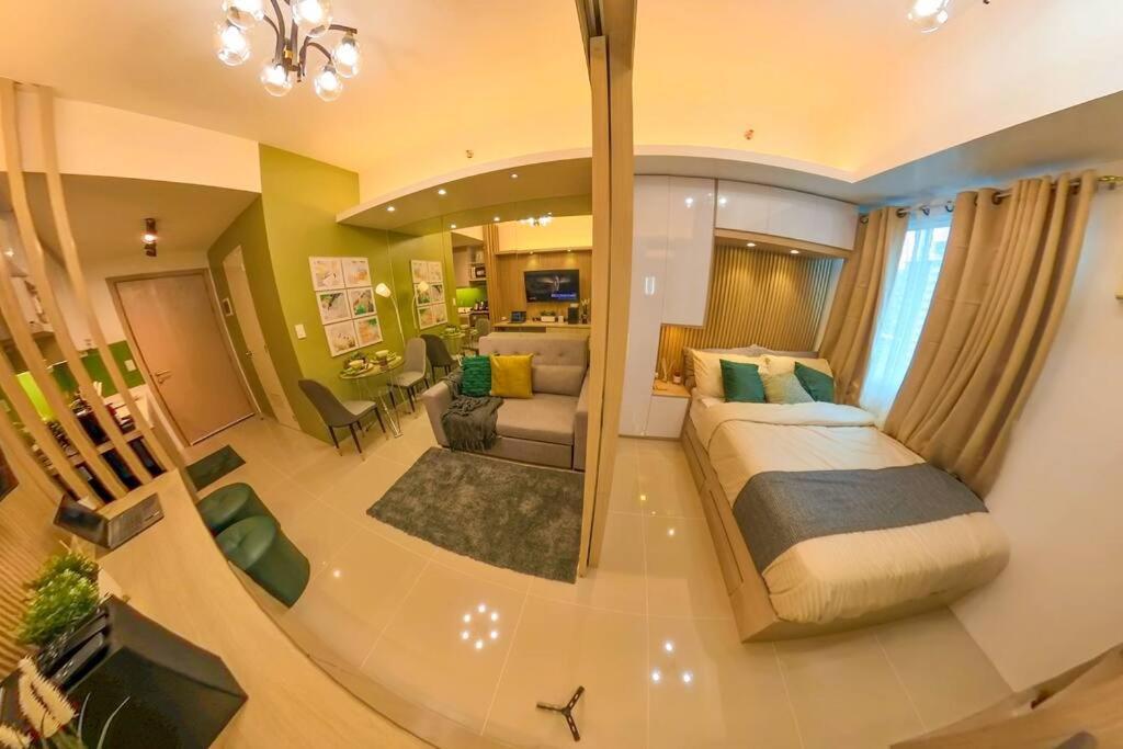 Luxe & Cozy 1br Apt With Netflix/pool/mall/cinema Apartment Manila