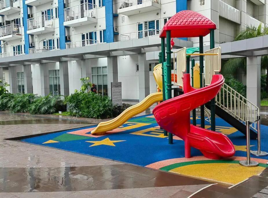 Luxe & Cozy 1br Apt With Netflix/pool/mall/cinema Manila