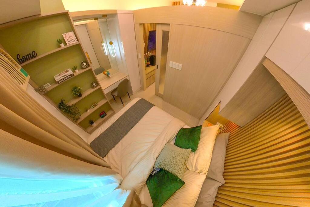 Luxe & Cozy 1br Apt With Netflix/pool/mall/cinema Apartment Manila