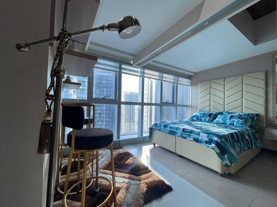 Stylish 1br Uptown Parksuites Bgc, 200mbps/smarttv Apartment *