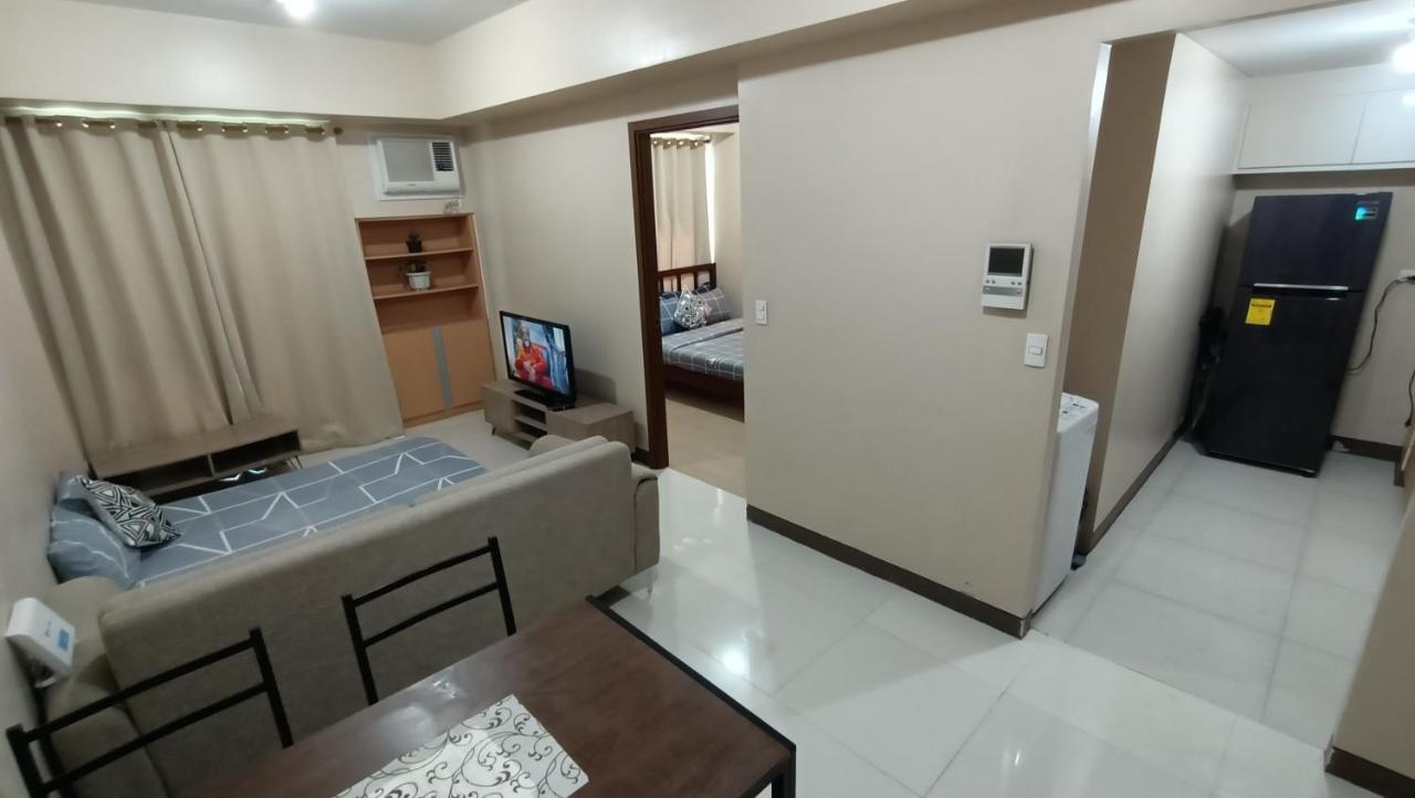 Hilander's Condotel Near Terminal 3 Airport Manila
