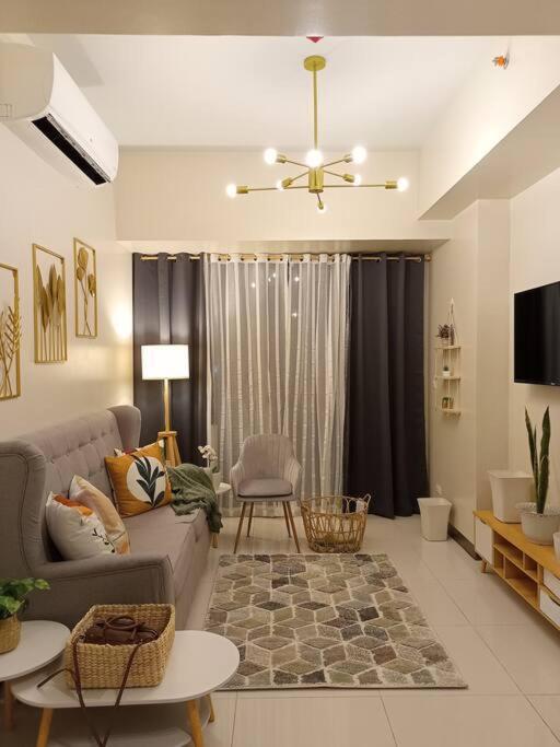 Beautiful High End In Center, Manila
