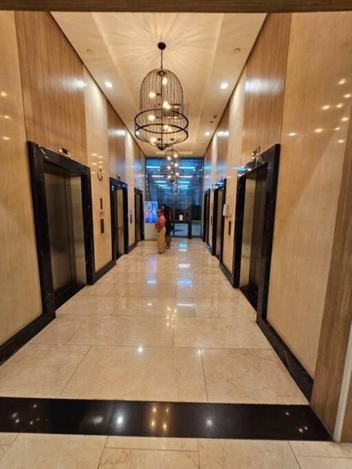 One Uptown Bgc Modern & Spacious, Great Location, 200mbps & Washer Apartment *